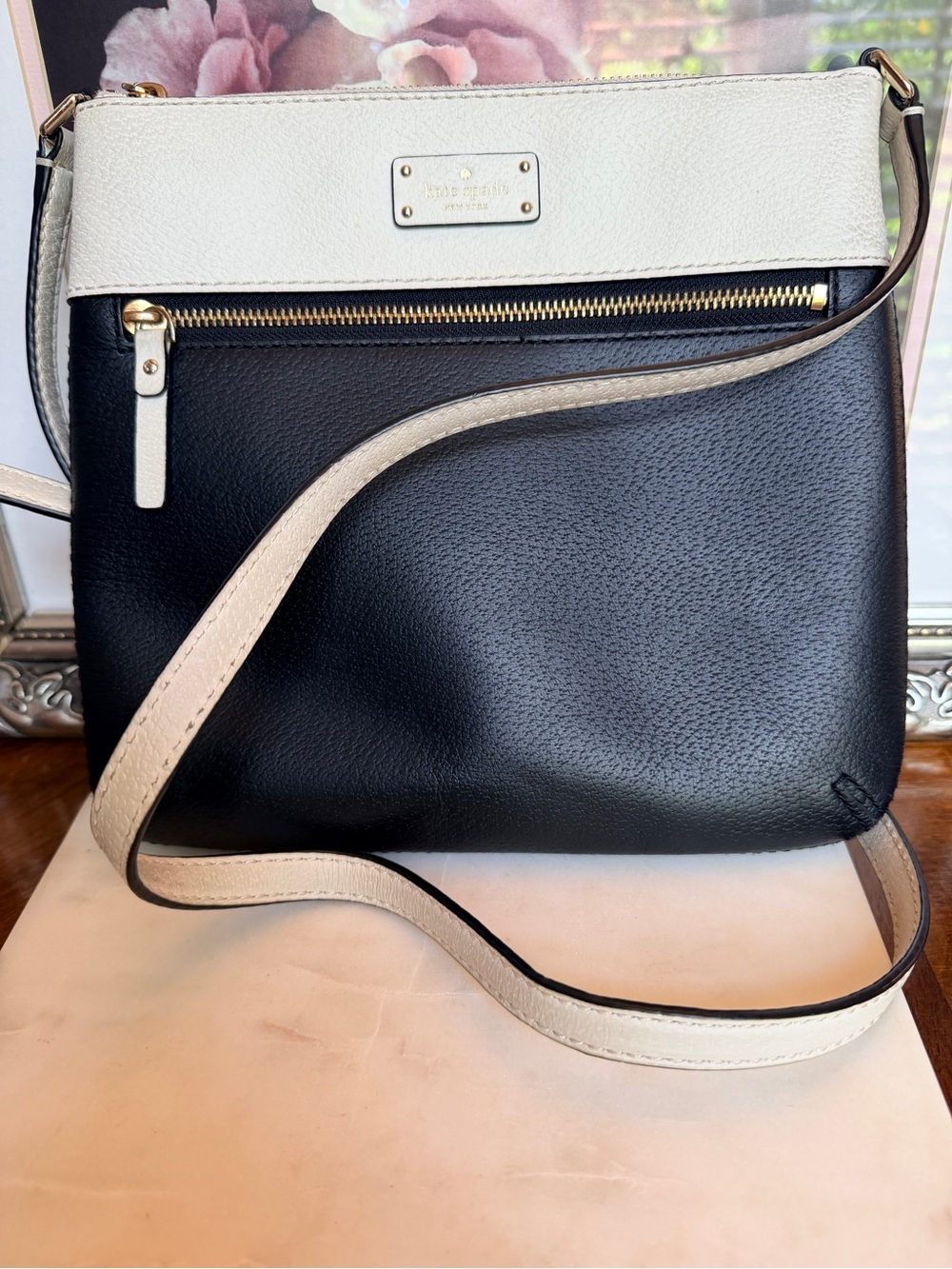Kate Spade Grove Street Rima Leather Crossbody in Black & Cement w/Gold-Tone - Picture 15 of 16